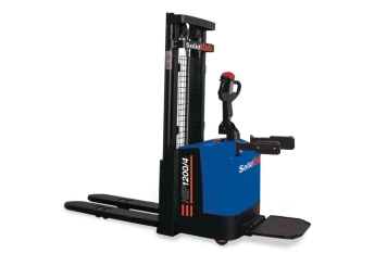 Empilhador elétrico de alta elevação HEF1200/4, com bancada do condutor, altura de elevação 90  - 4.000 mm, capacidade de carga 1.200 kg, SolidHub, 1.200 kg, SolidHub 